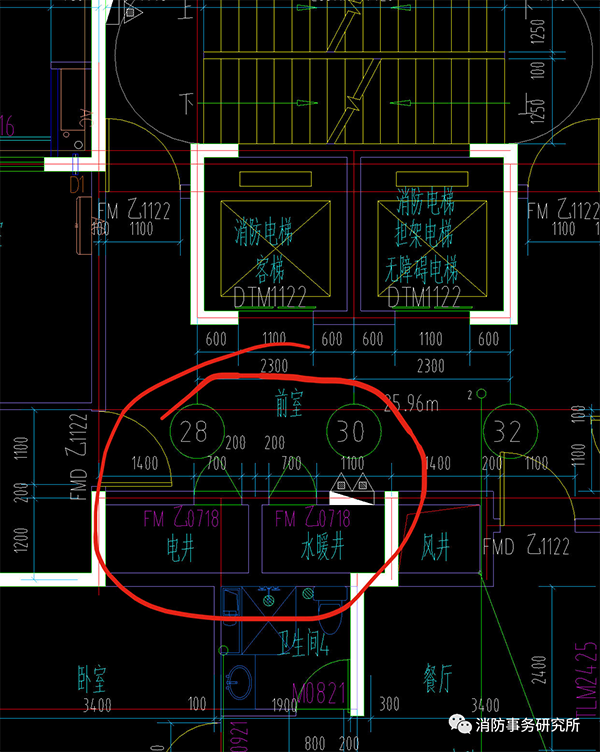 防火门、防火窗在关闭后应具有烟密闭的性能？